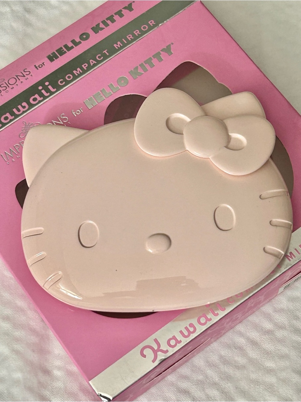 Hello Kitty Kawaii Compact travel mirror by Impressions Vanity Company NWT new